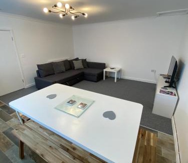 Tredegar Apartment | The Castle Lodge