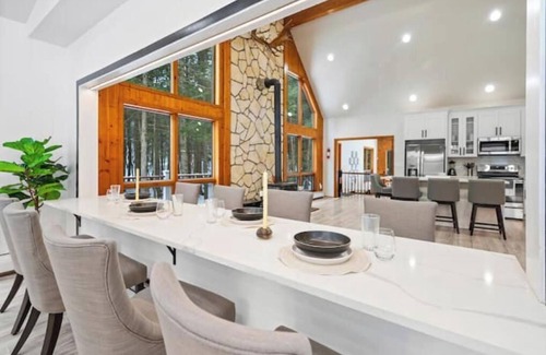 Parksville Ski Chalet | The Catskill Getaway Near Bethel Woods & Hiking & HOT TUB