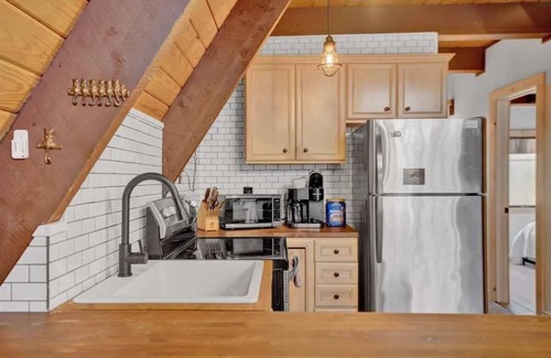 Long Pond Ski Chalet | The Cedar A-Frame | Hot Tub | Firepit | Fireplace