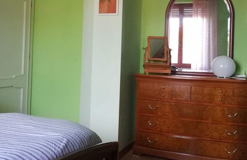 Sovicille Apartment | The Cedar Apartment