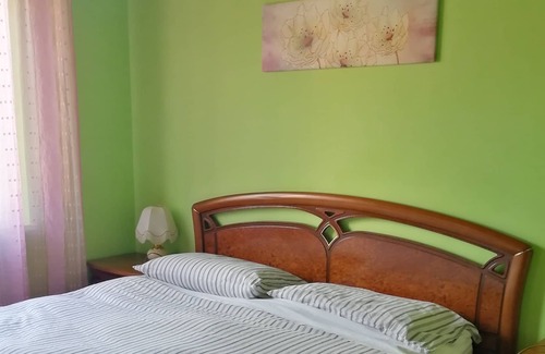 Sovicille Apartment | The Cedar Apartment