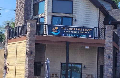 Cedar Lake House | "The Cedar Lake Escape " is a lakeside retreat offering 5 bedrooms and 3 baths.