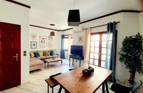 Heraklion Apartment | The Central-2bed apartment in the heart of the city,opposite the seafront!