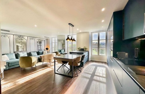 Arts-et-Metiers Apartment | The "Central Parc" of the Marais