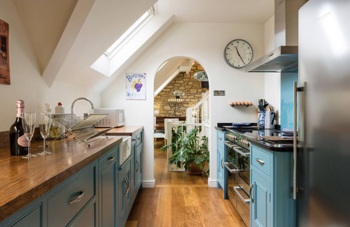 Stroud House | The Chairman's Retreat, Slad, The Cotswolds, Gloucestershire. Space to relax.