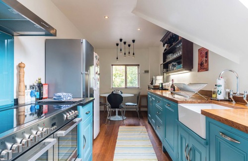 Stroud House | The Chairman's Retreat, Slad, The Cotswolds, Gloucestershire. Space to relax.