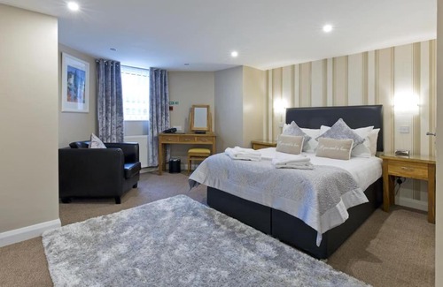 Bispham Apartment | The Champagne Duplex The Beach House *Accredited*