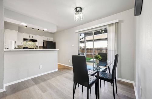 Grand Prairie Apartment | The Chandler 1111 I Comfy 2 Bed 2 Bath