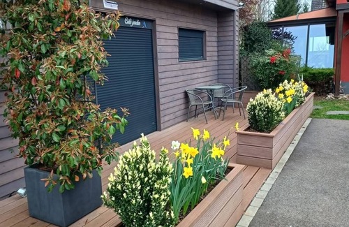 Plobsheim House | The charm of wood on the garden side