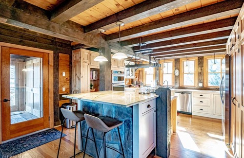 Timberline House | The Chateau at Timberline