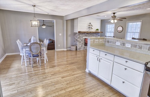 Lavonia House | The Cheda Hideaway - The Best Summer Fun on Hartwell!