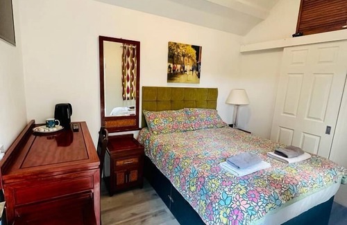 Amersham Bed & Breakfast | The Chequers Inn