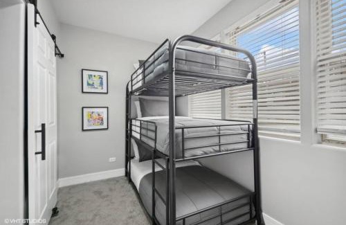 South Shore Apartment | The Chic Urban Oasis Near the Lake!