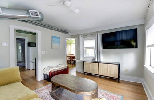 Cuyler - Brownsville House | The Chicken Shack, Funky | Eclectic | Dog-Friendly
