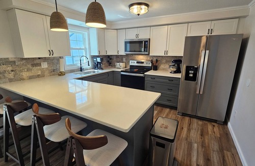 Chincoteague House | The Chincoteague Cottage, A charming recently renovated 2BR, 2BA island home