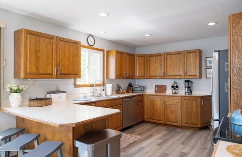 Naples House | The Chosen Spot: Secluded, Views, Wineries, Hot tub, Skiing, Pet friendly!