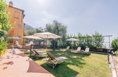 Uzzano Apartment | The Citrus Village - Lemon