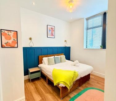 Saint Paul's Apartment | The City Nest - Sleeps 7 - Free Off Street Parking