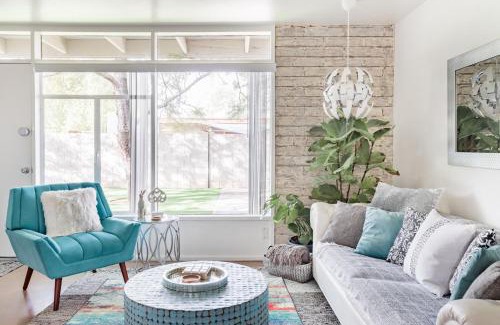 Camelback East Apartment | The Claremont #1