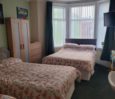 Blackpool Town Center Bed & Breakfast | The Clevedon