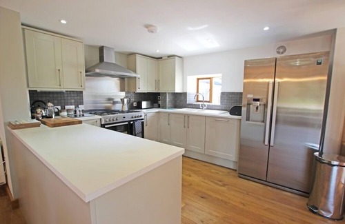 Shadoxhurst House | The Coach House - 5 Star Traditional Barn Conversion In English Countryside