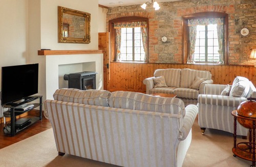 Piltown Cottage | THE COACH HOUSE, family friendly, with open fire in Piltown