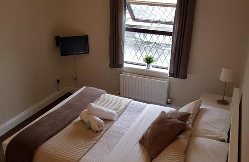 Roundwood Bed & Breakfast | The Coach House
