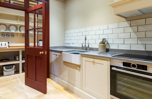 Cold Aston Cottage | The Coach House - sleeps 4 guests in 2 bedrooms