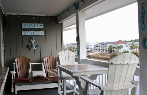 Carolina Yacht Landing Apartment | The Coastal Caper