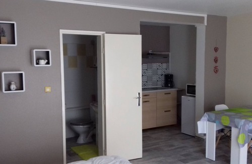 Sausheim Apartment | The cocoon of Sausheim and its massage table