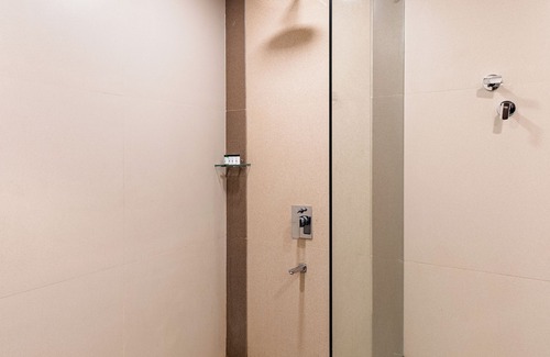 Shavri Colony Hotel | The Colonial Hotel Lake View Rooms