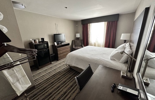 Gardner Hotel | The Colonial Hotel