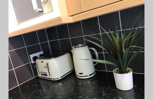 Broughty Ferry Apartment | The Colours Riverside apartment with garden