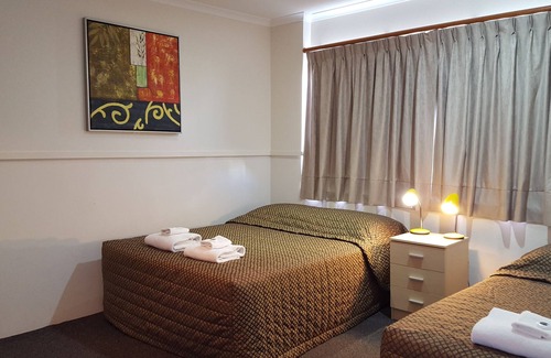 Chinchilla Hotel | The Commercial Hotel Motel