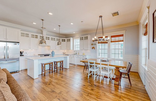 Beachside Village House | The Conch Casa | House in Galveston
