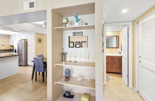 Tempe Condo | The Cool Cactus Condo with Pool and Jacuzzi
