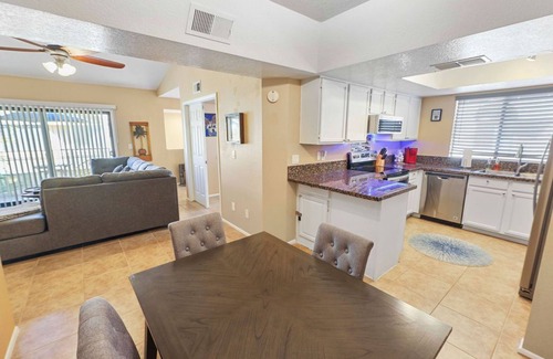 Tempe Condo | The Cool Cactus Condo with Pool and Jacuzzi