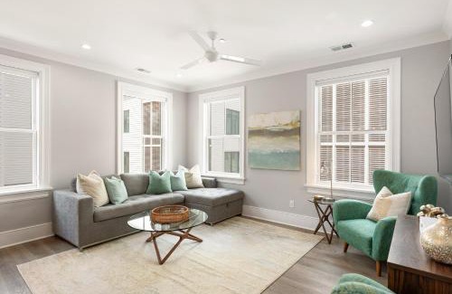 Cannonborough Elliotborough Apartment | The Cooper Suite at 122 Spring