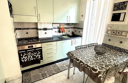 Livorno Apartment | The Coral