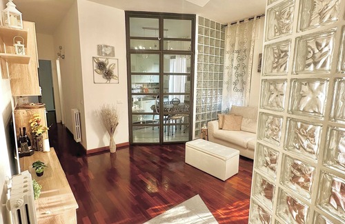 Livorno Apartment | The Coral