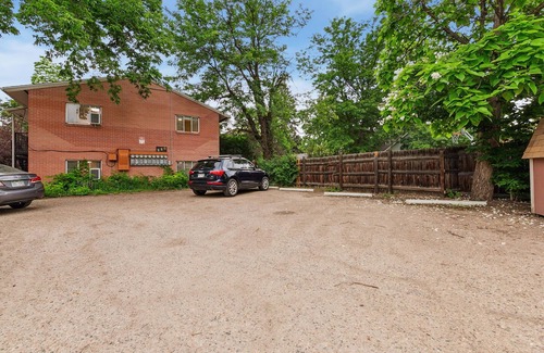 Old Town Condo | The Coral Suite, Stylish Stay in Old Town FoCo