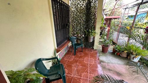 Tortuguero Apartment | The Corner House - Hospedaje con Encanto en Tortuguero