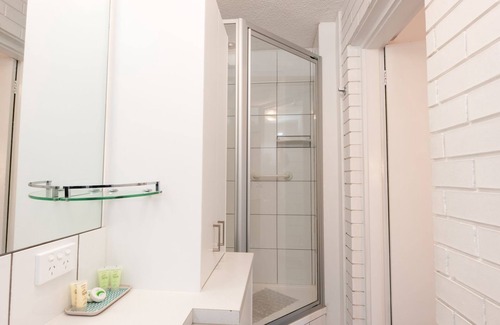 Portarlington House | The Cosy Room - Perfect for couples seeking a relaxing getaway on the Bellarine Peninsula.