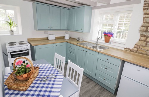 Ettington Cottage | THE COTTAGE, pet friendly, character holiday cottage in Ettington