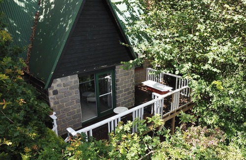 Trafalgar South Cottage | The Cottage at Mirador Springs Retreat Gippsland -just 90 mins from Melbourne.