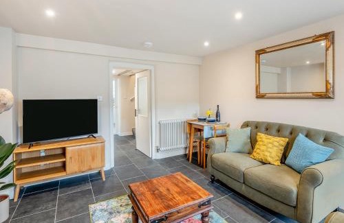 Caerwys House | The Cottage At Number One