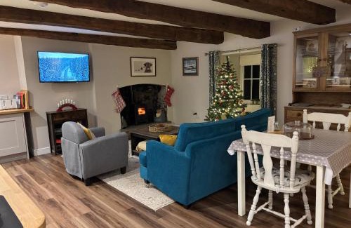 Llanfihangel Tal-y-llyn House | The Cottage at Sychnant Farm