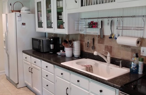 Lake Waccamaw Cottage | The Cottage by Hollingsworth Properties! Relax and enjoy its offerings.