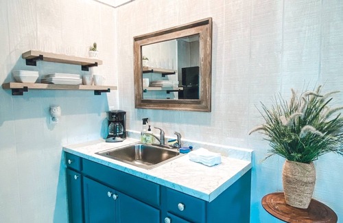 Lydia Apartment | The Cottage - Farm Stay Petting Zoo - 5 mins off I-95