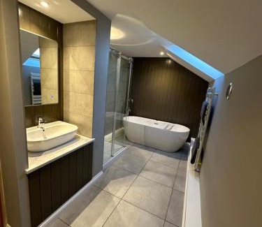 Wing Apartment | The Cottage